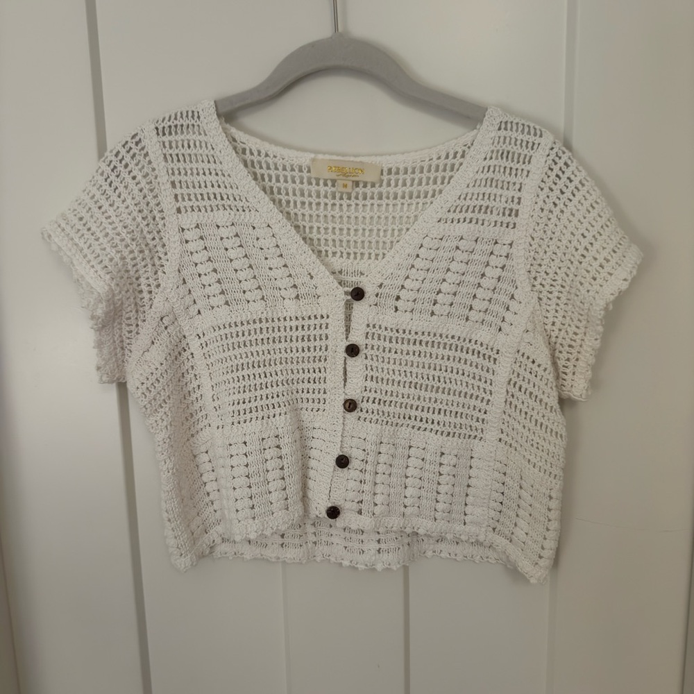 Chic White Crochet Button-Up Crop Top